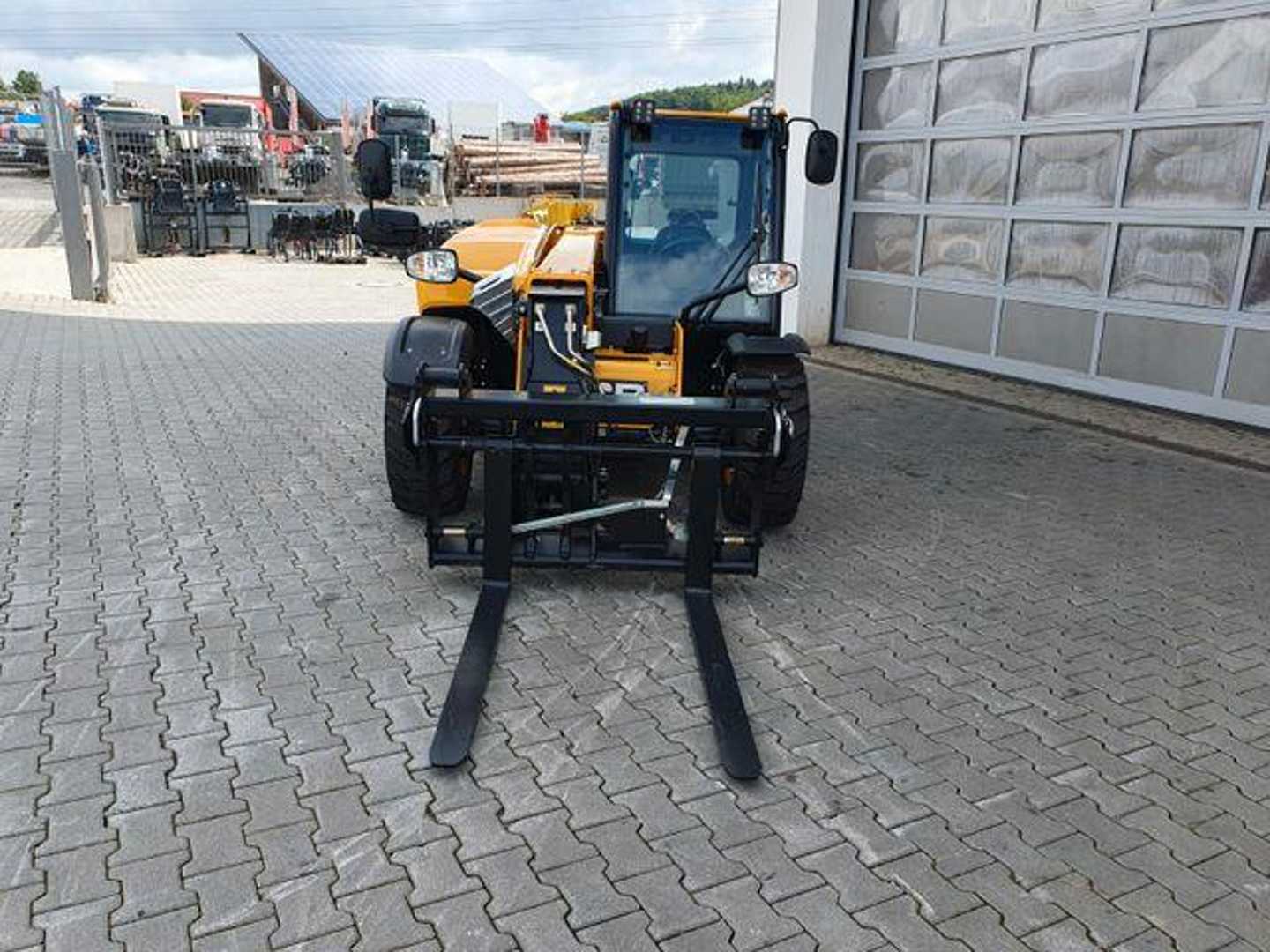 Used Forklift JCB 525-60 / Neufahrzeug /Palettengabel / 2025 Teleskopiskais iekrāvējs (Image 7) Used Forklift JCB 525-60 / Neufahrzeug /Palettengabel / 2025 Teleskopiskais iekrāvējs (Image 7)