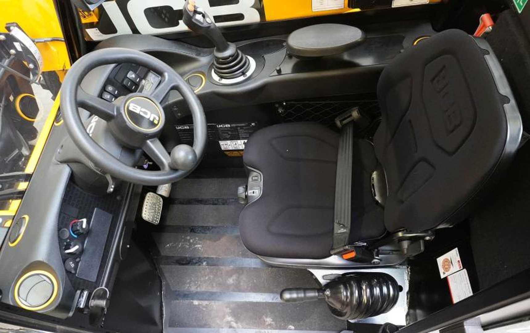 Used Forklift JCB 514-40 Teleskopiskais iekrāvējs (Image 3) Used Forklift JCB 514-40 Teleskopiskais iekrāvējs (Image 3)