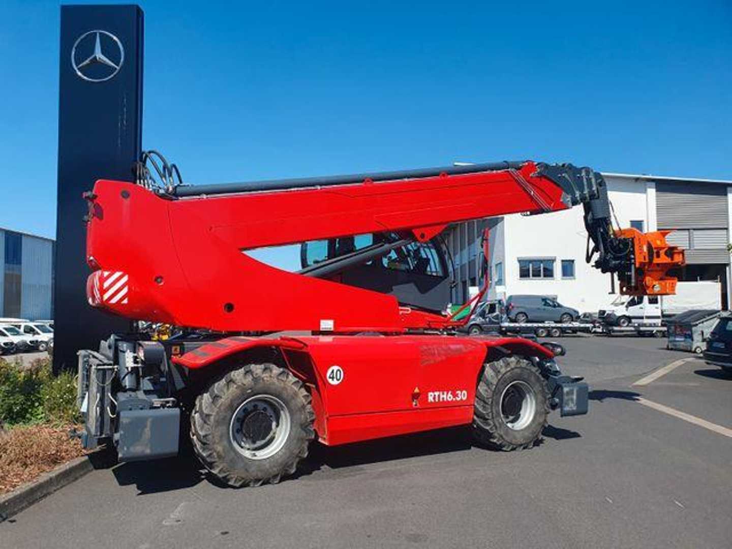 Used Forklift Magni RTH 6.30 SH / Fällkran / nur 1.373h / 2021 Teleskopiskais iekrāvējs (Image 6) Used Forklift Magni RTH 6.30 SH / Fällkran / nur 1.373h / 2021 Teleskopiskais iekrāvējs (Image 6)