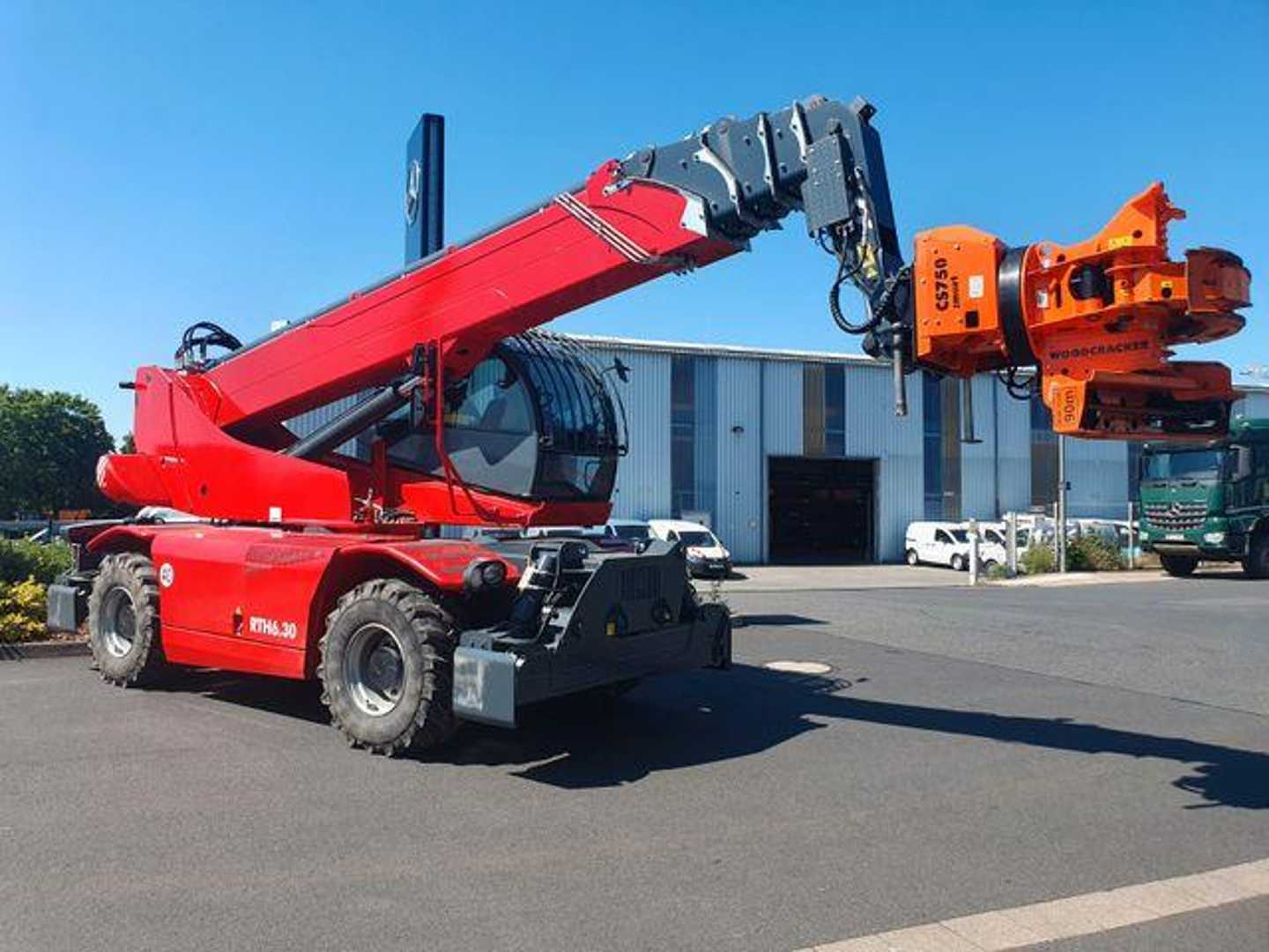Used Forklift Magni RTH 6.30 SH / Fällkran / nur 1.373h / 2021 Teleskopiskais iekrāvējs (Image 8) Used Forklift Magni RTH 6.30 SH / Fällkran / nur 1.373h / 2021 Teleskopiskais iekrāvējs (Image 8)