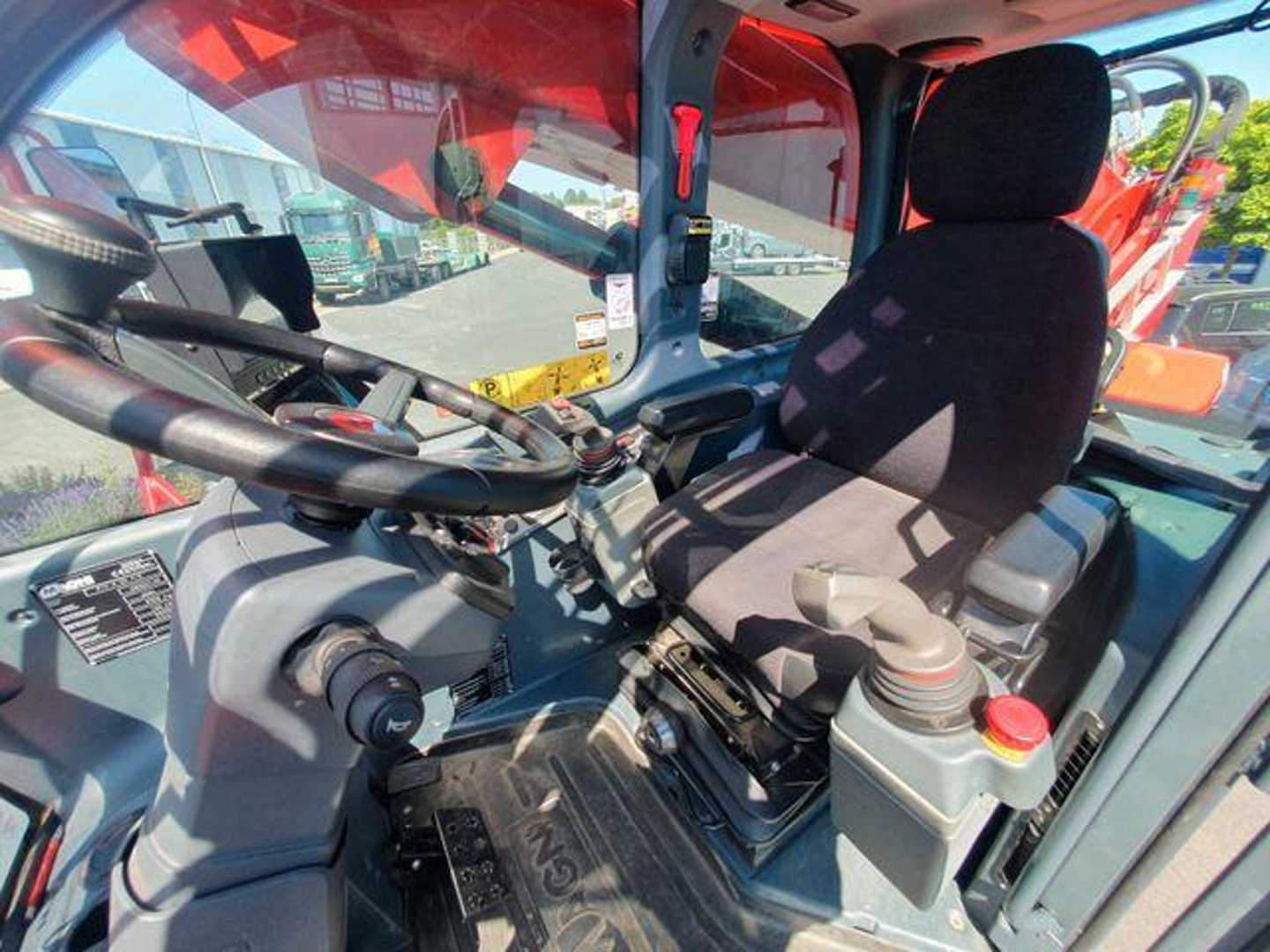 Used Forklift Magni RTH 6.30 SH / Fällkran / nur 1.373h / 2021 Teleskopiskais iekrāvējs (Image 11) Used Forklift Magni RTH 6.30 SH / Fällkran / nur 1.373h / 2021 Teleskopiskais iekrāvējs (Image 11)