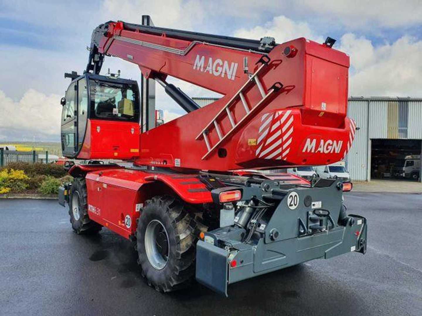 Used Forklift Magni RTH 6.31 SH / 6to Hubkraft / Funk / NEU Teleskopiskais iekrāvējs (Image 5) Used Forklift Magni RTH 6.31 SH / 6to Hubkraft / Funk / NEU Teleskopiskais iekrāvējs (Image 5)