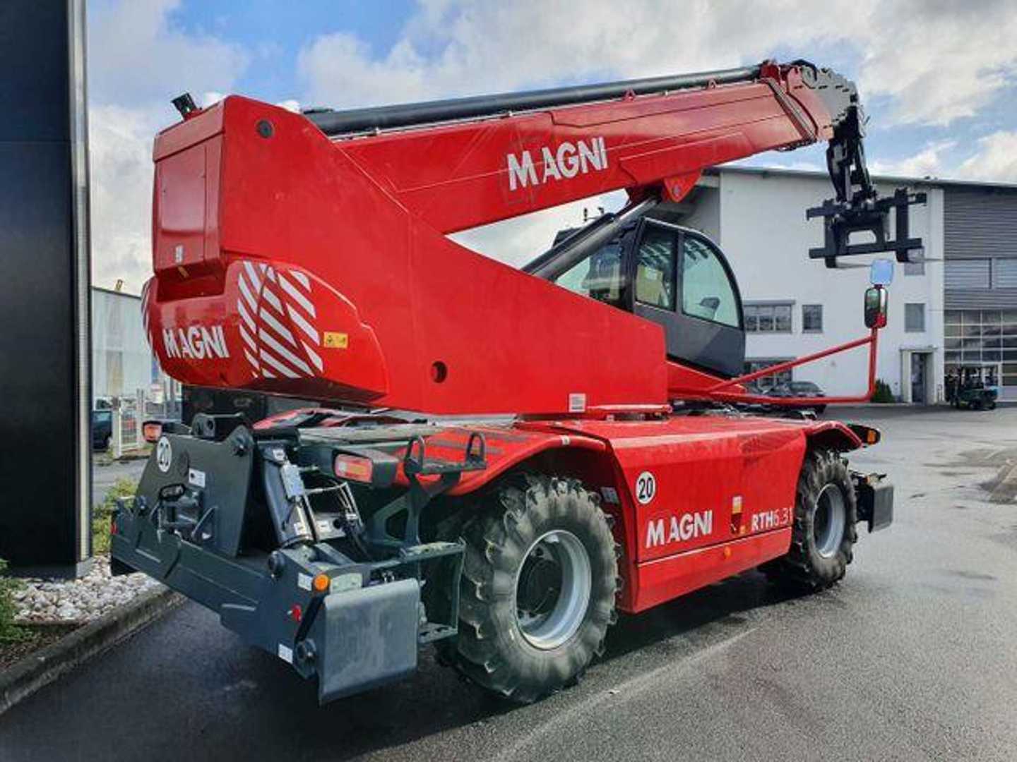 Used Forklift Magni RTH 6.31 SH / 6to Hubkraft / Funk / NEU Teleskopiskais iekrāvējs (Image 6) Used Forklift Magni RTH 6.31 SH / 6to Hubkraft / Funk / NEU Teleskopiskais iekrāvējs (Image 6)