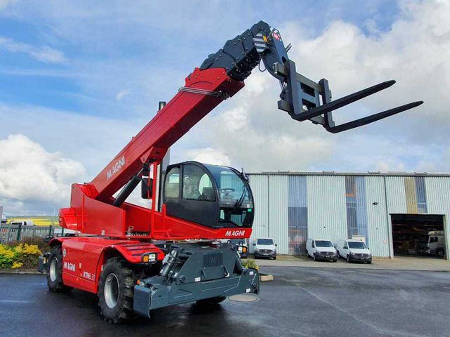 Used Forklift Magni RTH 6.31 SH / 6to Hubkraft / Funk / NEU Teleskopiskais iekrāvējs (Image 8) Used Forklift Magni RTH 6.31 SH / 6to Hubkraft / Funk / NEU Teleskopiskais iekrāvējs (Image 8)