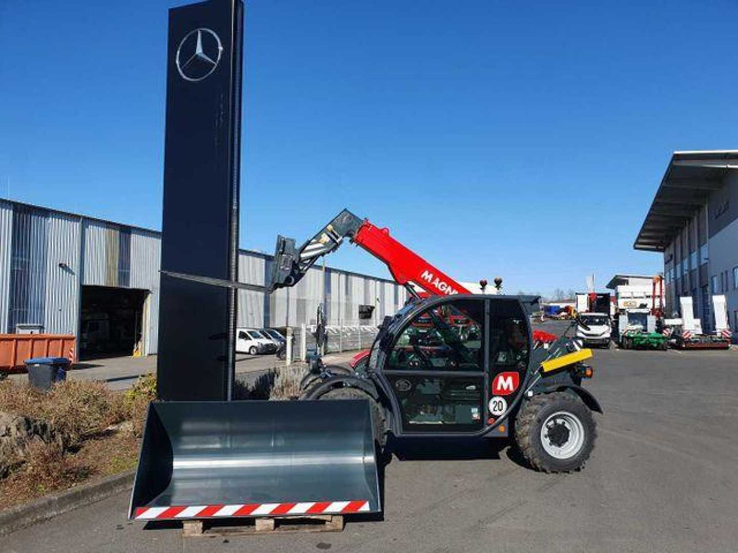 Used Forklift Magni TH 3.6-D5/D / 3to - 5,8m / 75PS Teleskopiskais iekrāvējs (Image 1) Used Forklift Magni TH 3.6-D5/D / 3to - 5,8m / 75PS Teleskopiskais iekrāvējs (Image 1)
