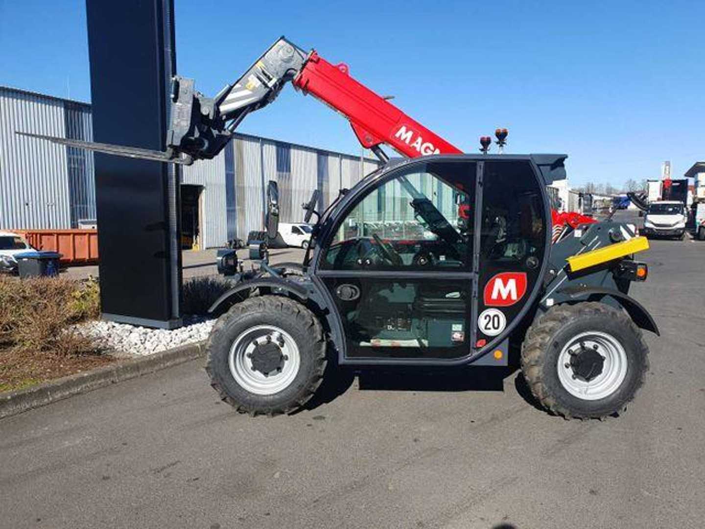 Used Forklift Magni TH 3.6-D5/D / 3to - 5,8m / 75PS Teleskopiskais iekrāvējs (Image 3) Used Forklift Magni TH 3.6-D5/D / 3to - 5,8m / 75PS Teleskopiskais iekrāvējs (Image 3)