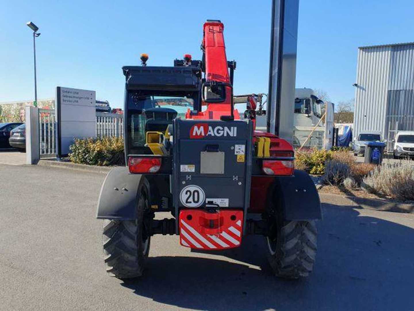 Used Forklift Magni TH 3.6-D5/D / 3to - 5,8m / 75PS Teleskopiskais iekrāvējs (Image 5) Used Forklift Magni TH 3.6-D5/D / 3to - 5,8m / 75PS Teleskopiskais iekrāvējs (Image 5)