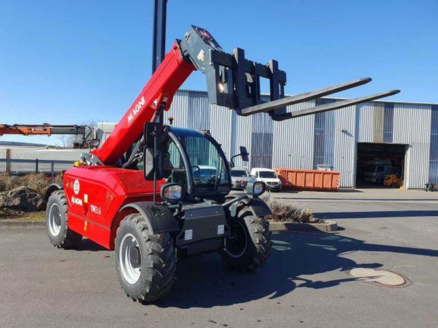 Used Forklift Magni TH 3.6-D5/D / 3to - 5,8m / 75PS Teleskopiskais iekrāvējs (Image 9) Used Forklift Magni TH 3.6-D5/D / 3to - 5,8m / 75PS Teleskopiskais iekrāvējs (Image 9)
