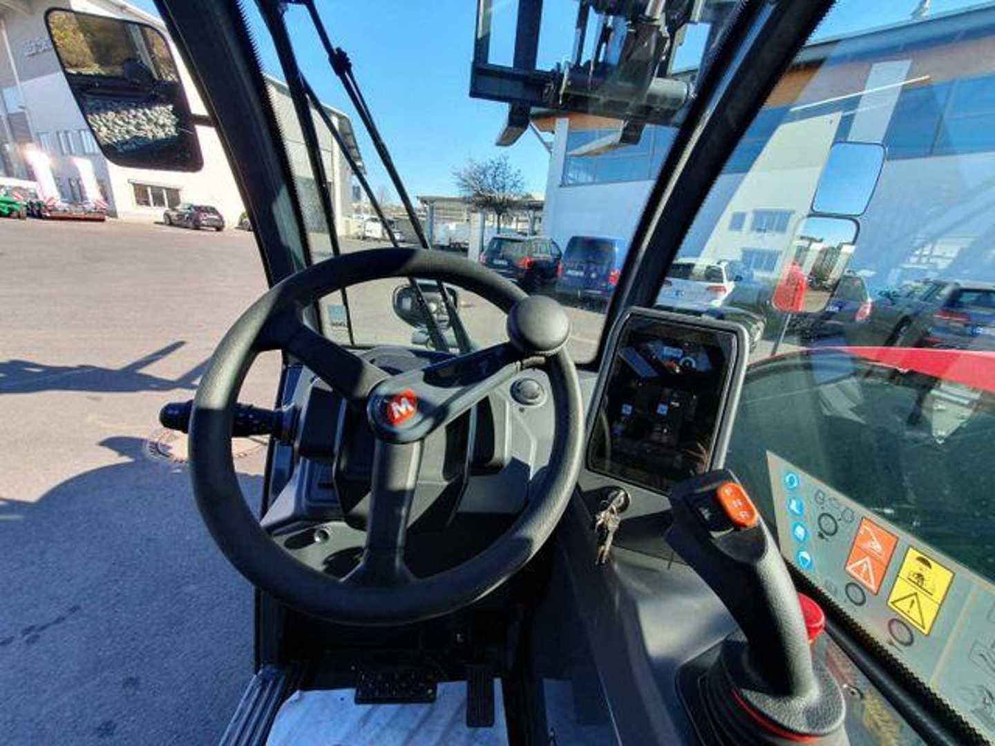 Used Forklift Magni TH 3.6-D5/D / 3to - 5,8m / 75PS Teleskopiskais iekrāvējs (Image 11) Used Forklift Magni TH 3.6-D5/D / 3to - 5,8m / 75PS Teleskopiskais iekrāvējs (Image 11)
