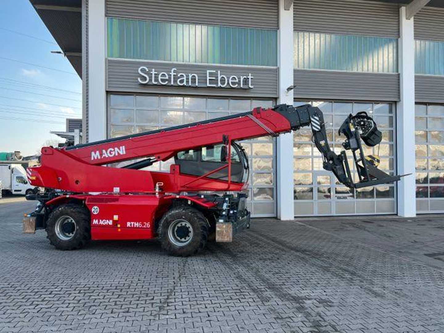 Used Forklift Magni RTH 6.26 / nur 849h ! / Gabel / 5 t Winde Teleskopiskais iekrāvējs (Image 1) Used Forklift Magni RTH 6.26 / nur 849h ! / Gabel / 5 t Winde Teleskopiskais iekrāvējs (Image 1)