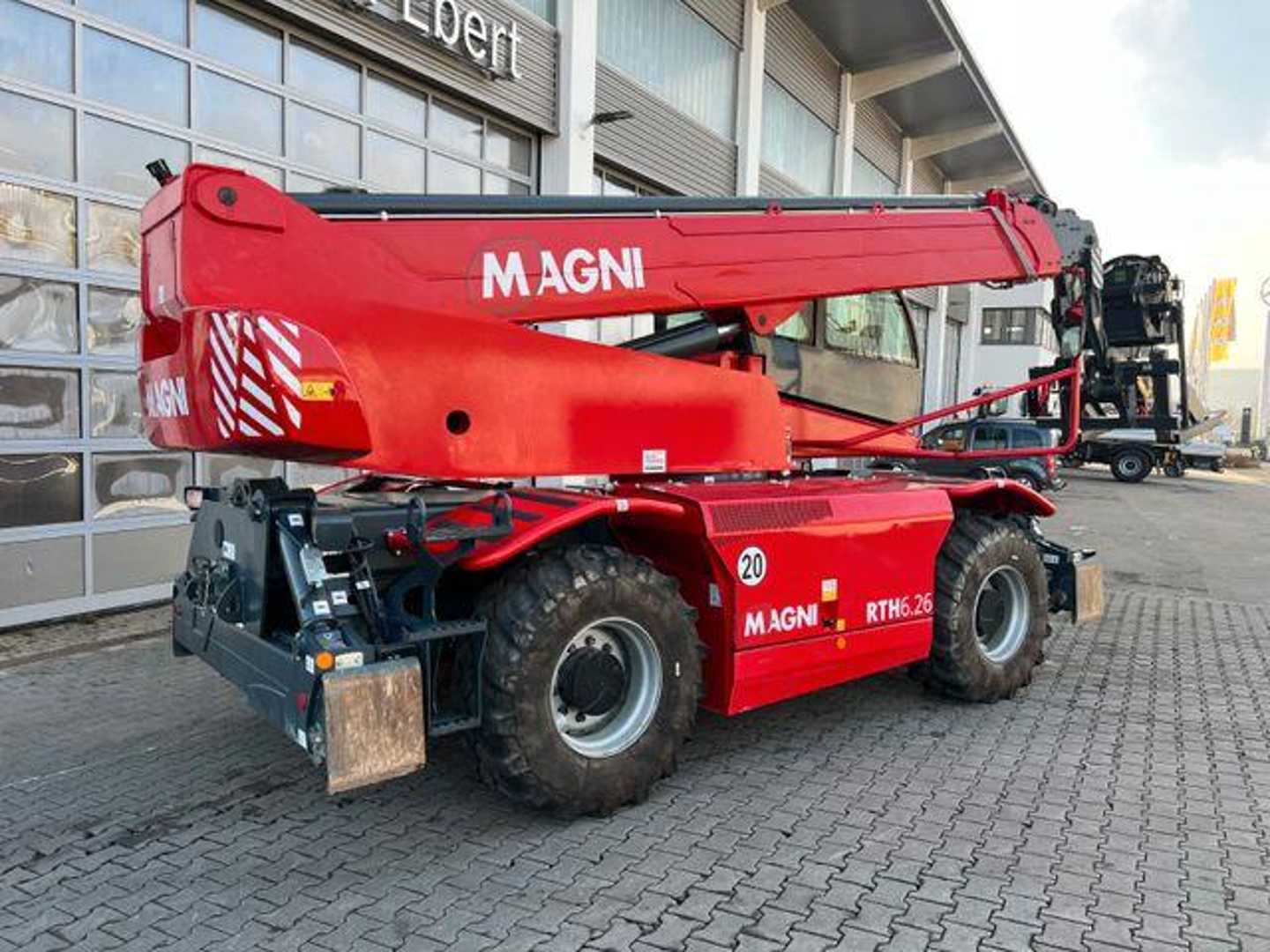 Used Forklift Magni RTH 6.26 / nur 849h ! / Gabel / 5 t Winde Teleskopiskais iekrāvējs (Image 3) Used Forklift Magni RTH 6.26 / nur 849h ! / Gabel / 5 t Winde Teleskopiskais iekrāvējs (Image 3)