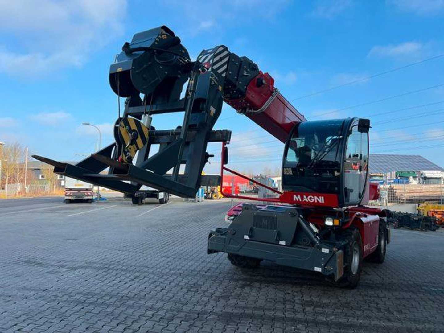 Used Forklift Magni RTH 6.26 / nur 849h ! / Gabel / 5 t Winde Teleskopiskais iekrāvējs (Image 10) Used Forklift Magni RTH 6.26 / nur 849h ! / Gabel / 5 t Winde Teleskopiskais iekrāvējs (Image 10)