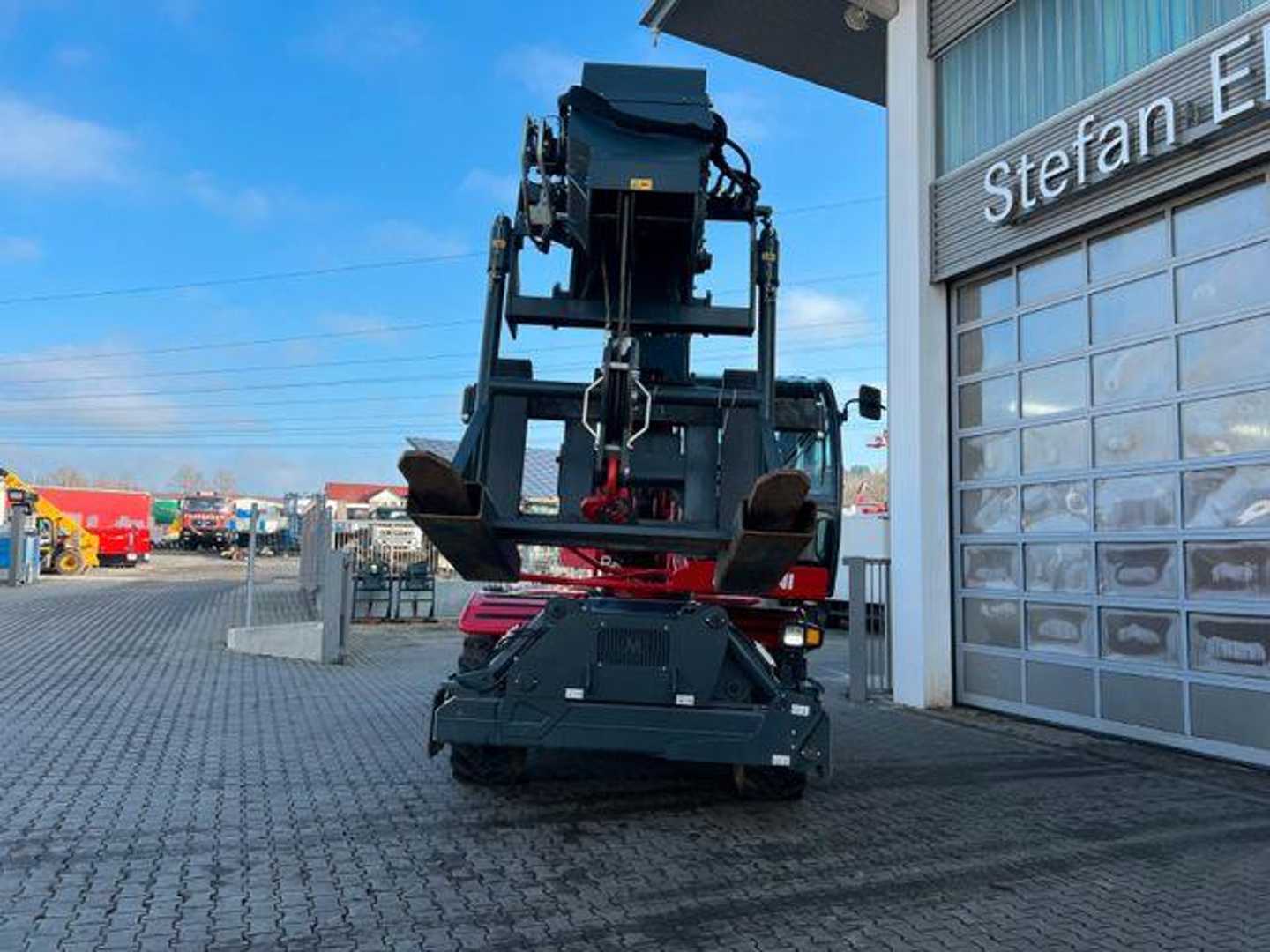 Used Forklift Magni RTH 6.26 / nur 849h ! / Gabel / 5 t Winde Teleskopiskais iekrāvējs (Image 11) Used Forklift Magni RTH 6.26 / nur 849h ! / Gabel / 5 t Winde Teleskopiskais iekrāvējs (Image 11)