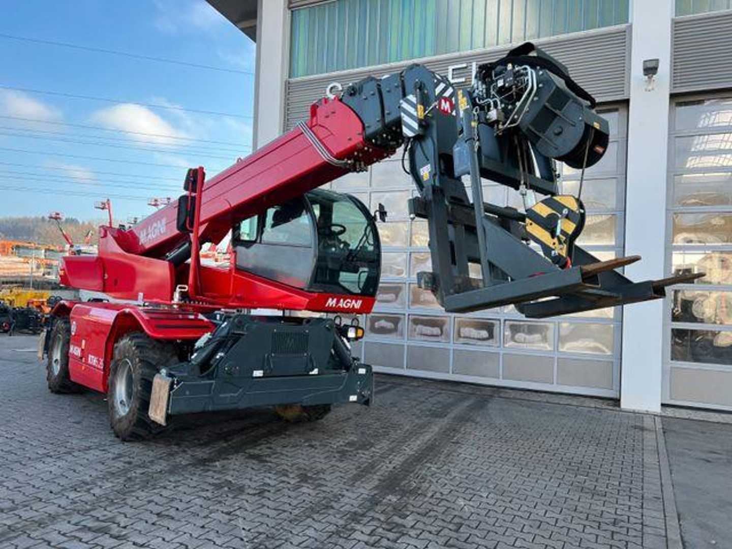 Used Forklift Magni RTH 6.26 / nur 849h ! / Gabel / 5 t Winde Teleskopiskais iekrāvējs (Image 12) Used Forklift Magni RTH 6.26 / nur 849h ! / Gabel / 5 t Winde Teleskopiskais iekrāvējs (Image 12)