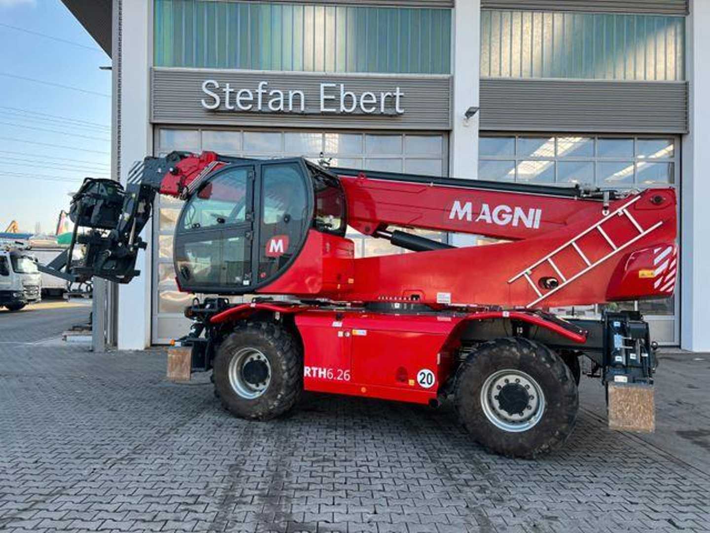 Used Forklift Magni RTH 6.26 / nur 849h ! / Gabel / 5 t Winde Teleskopiskais iekrāvējs (Image 13) Used Forklift Magni RTH 6.26 / nur 849h ! / Gabel / 5 t Winde Teleskopiskais iekrāvējs (Image 13)