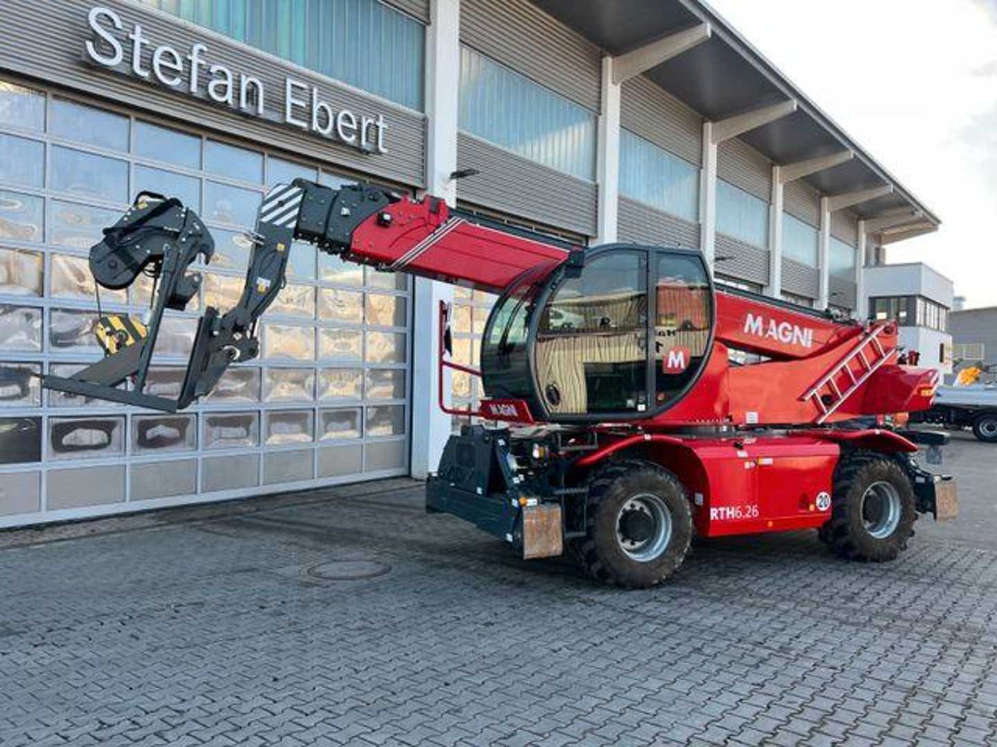 Used Forklift Magni RTH 6.26 / nur 849h ! / Gabel / 5 t Winde Teleskopiskais iekrāvējs (Image 15) Used Forklift Magni RTH 6.26 / nur 849h ! / Gabel / 5 t Winde Teleskopiskais iekrāvējs (Image 15)