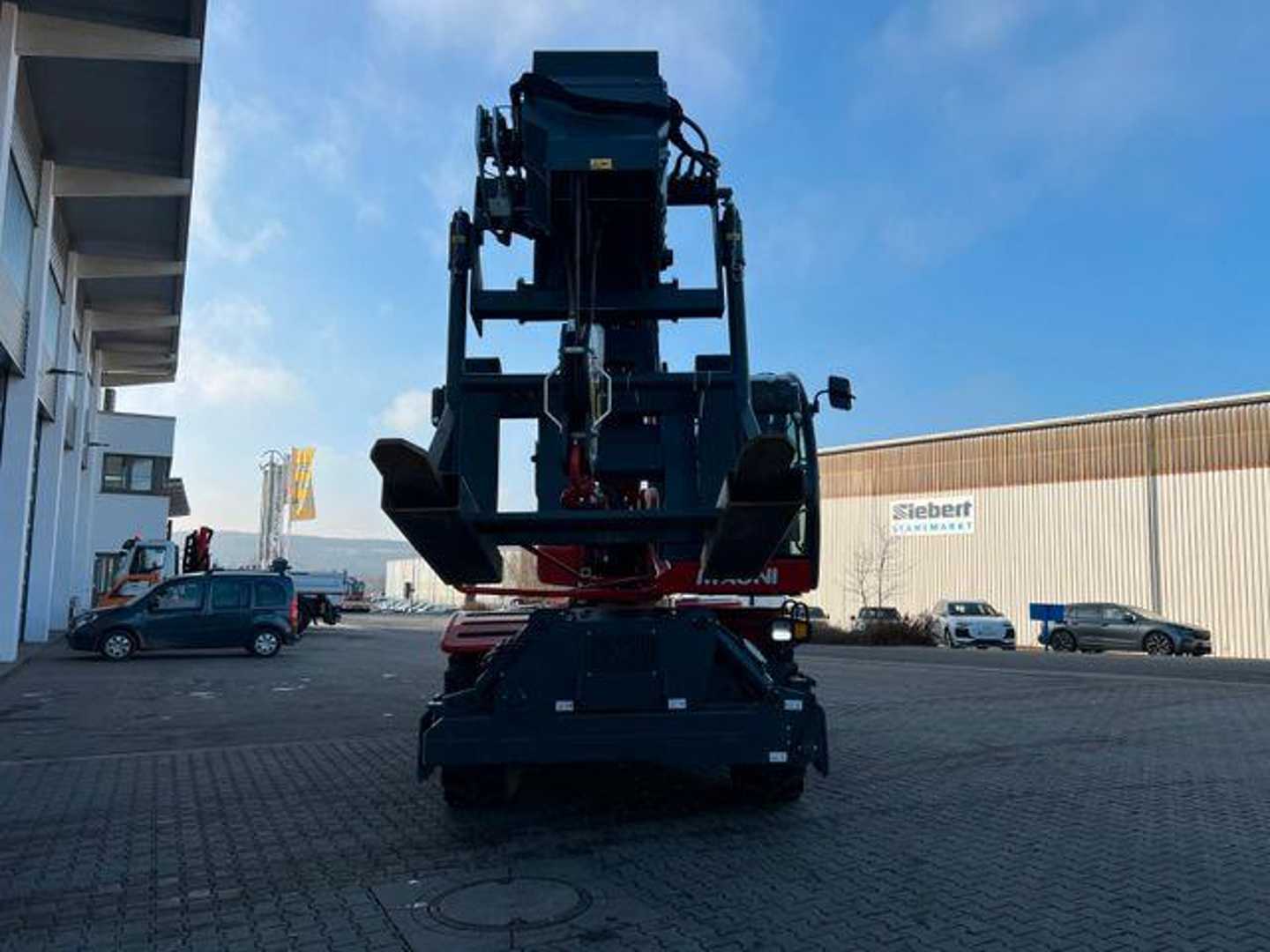 Used Forklift Magni RTH 6.26 / nur 849h ! / Gabel / 5 t Winde Teleskopiskais iekrāvējs (Image 17) Used Forklift Magni RTH 6.26 / nur 849h ! / Gabel / 5 t Winde Teleskopiskais iekrāvējs (Image 17)