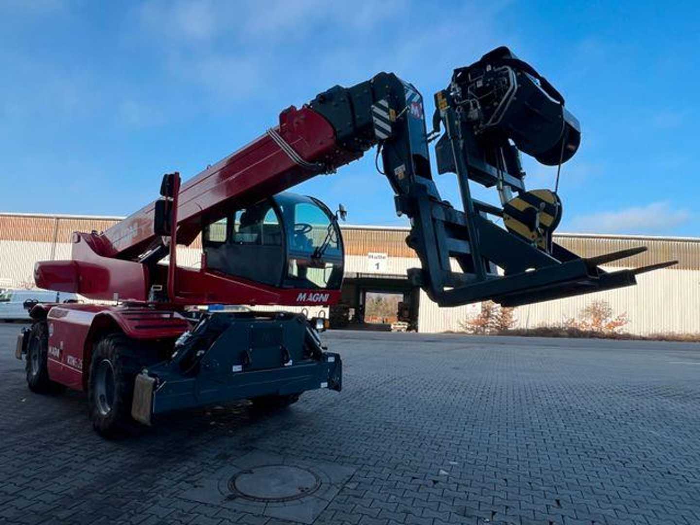 Used Forklift Magni RTH 6.26 / nur 849h ! / Gabel / 5 t Winde Teleskopiskais iekrāvējs (Image 18) Used Forklift Magni RTH 6.26 / nur 849h ! / Gabel / 5 t Winde Teleskopiskais iekrāvējs (Image 18)