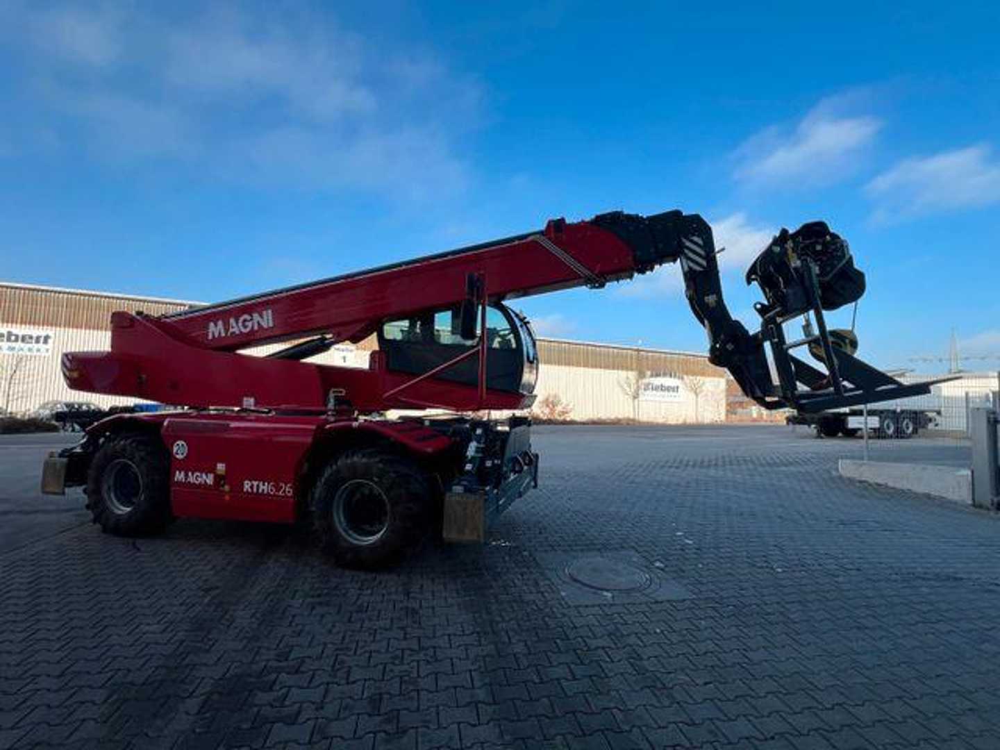 Used Forklift Magni RTH 6.26 / nur 849h ! / Gabel / 5 t Winde Teleskopiskais iekrāvējs (Image 19) Used Forklift Magni RTH 6.26 / nur 849h ! / Gabel / 5 t Winde Teleskopiskais iekrāvējs (Image 19)