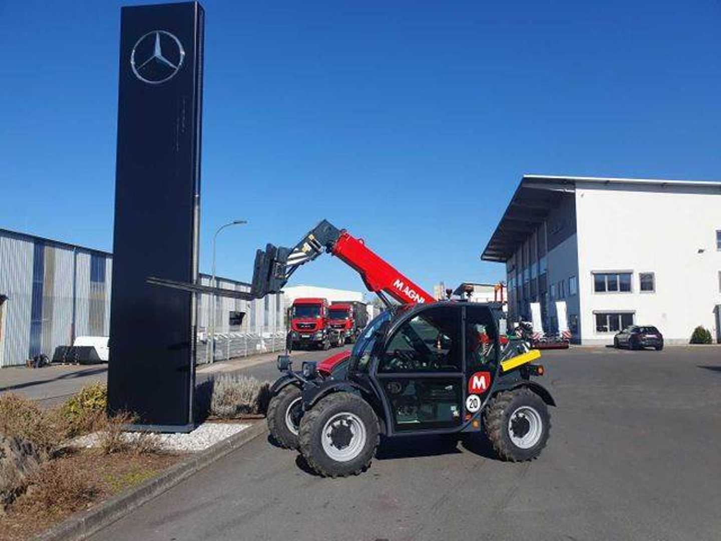 Used Forklift Magni TH 3.6-D5/D / 3to - 5,8m / 75PS Teleskopiskais iekrāvējs (Image 16) Used Forklift Magni TH 3.6-D5/D / 3to - 5,8m / 75PS Teleskopiskais iekrāvējs (Image 16)