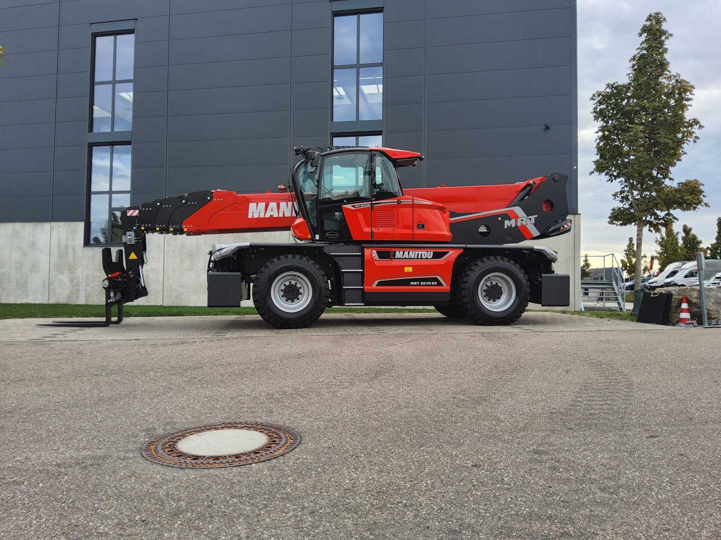 Used Forklift Manitou MRT 3570 vision ES Teleskopiskais iekrāvējs (Image 3) Used Forklift Manitou MRT 3570 vision ES Teleskopiskais iekrāvējs (Image 3)