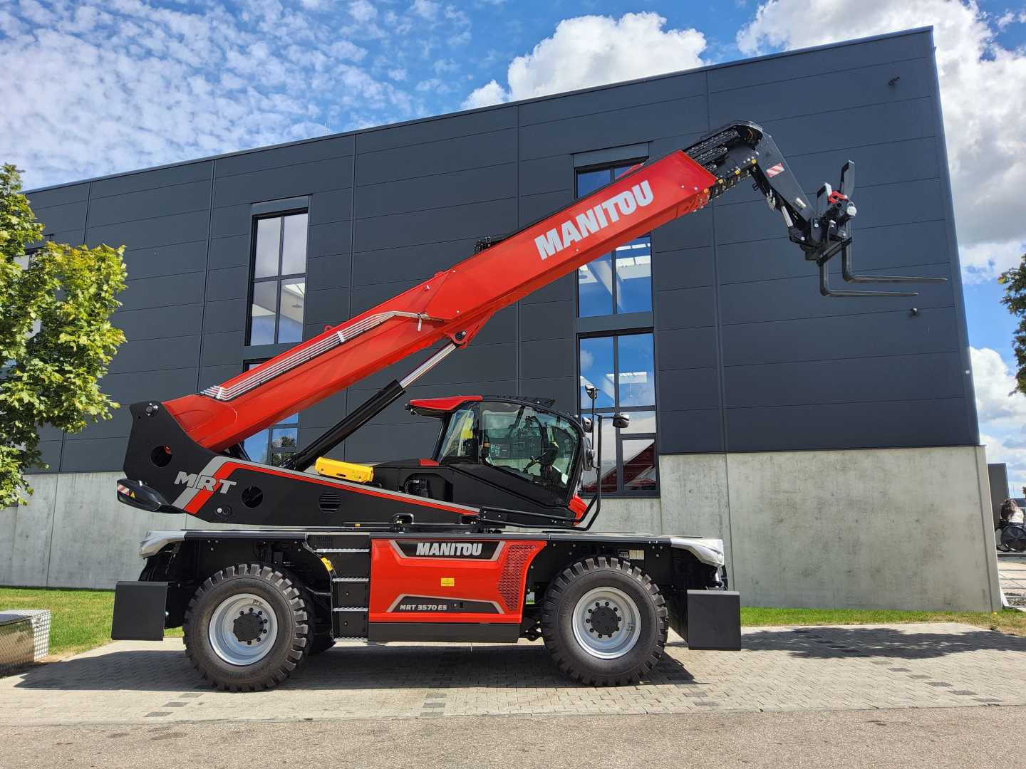 Used Forklift Manitou MRT 3570 vision ES Teleskopiskais iekrāvējs (Image 5) Used Forklift Manitou MRT 3570 vision ES Teleskopiskais iekrāvējs (Image 5)