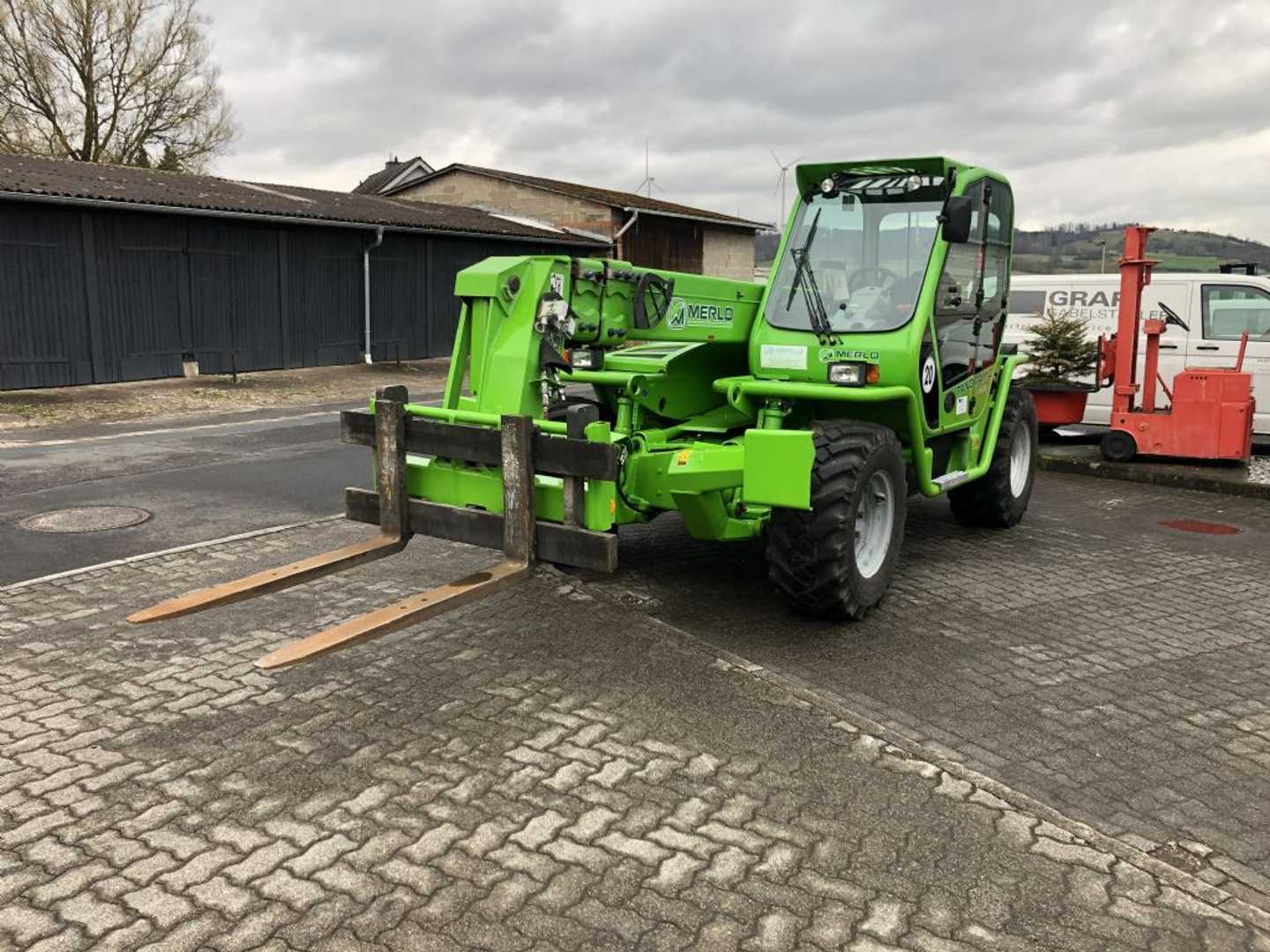 Used Forklift Merlo P38.13 Teleskopiskais iekrāvējs (Image 2) Used Forklift Merlo P38.13 Teleskopiskais iekrāvējs (Image 2)