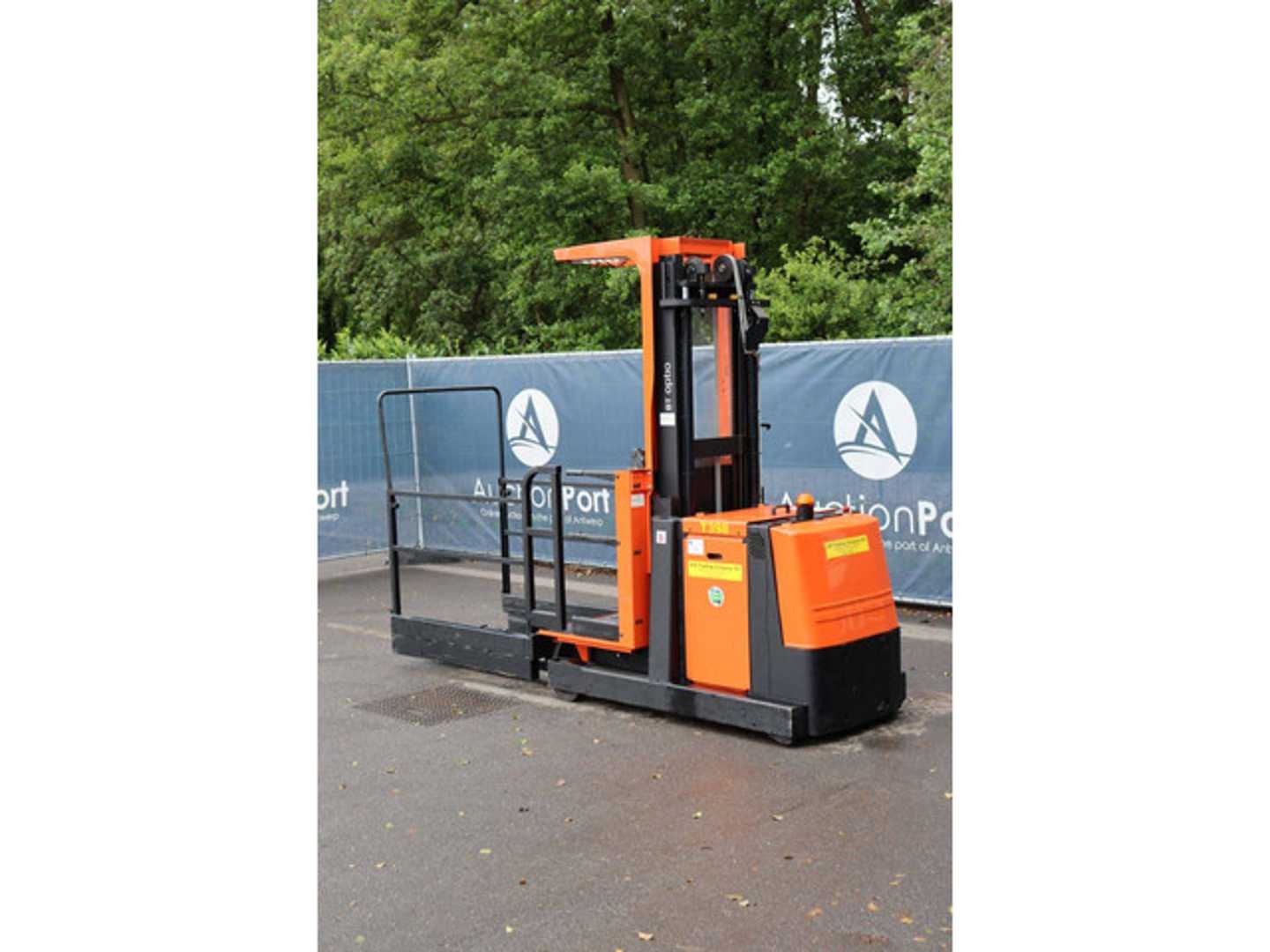 Used Forklift BT OME 100MW Vidējo augstplauktu komplektētājs (2,5 - 6 m) (Image 4) Used Forklift BT OME 100MW Vidējo augstplauktu komplektētājs (2,5 - 6 m) (Image 4)