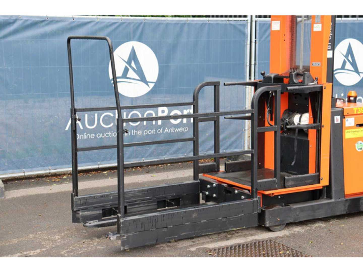 Used Forklift BT OME 100MW Vidējo augstplauktu komplektētājs (2,5 - 6 m) (Image 10) Used Forklift BT OME 100MW Vidējo augstplauktu komplektētājs (2,5 - 6 m) (Image 10)