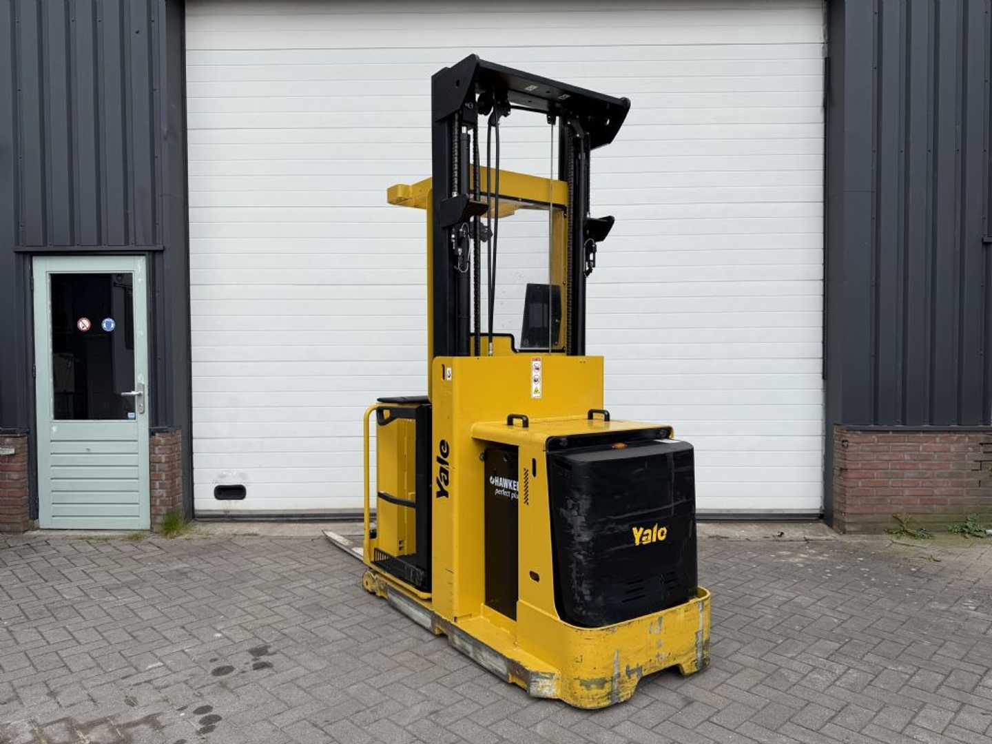 Used Forklift Yale MO10EAC Vidējo augstplauktu komplektētājs (2,5 - 6 m) (Image 5) Used Forklift Yale MO10EAC Vidējo augstplauktu komplektētājs (2,5 - 6 m) (Image 5)