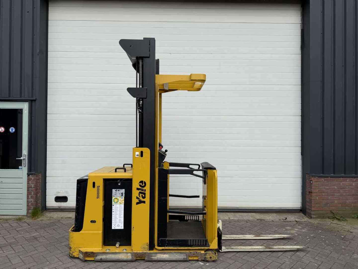 Used Forklift Yale MO10EAC Vidējo augstplauktu komplektētājs (2,5 - 6 m) (Image 6) Used Forklift Yale MO10EAC Vidējo augstplauktu komplektētājs (2,5 - 6 m) (Image 6)