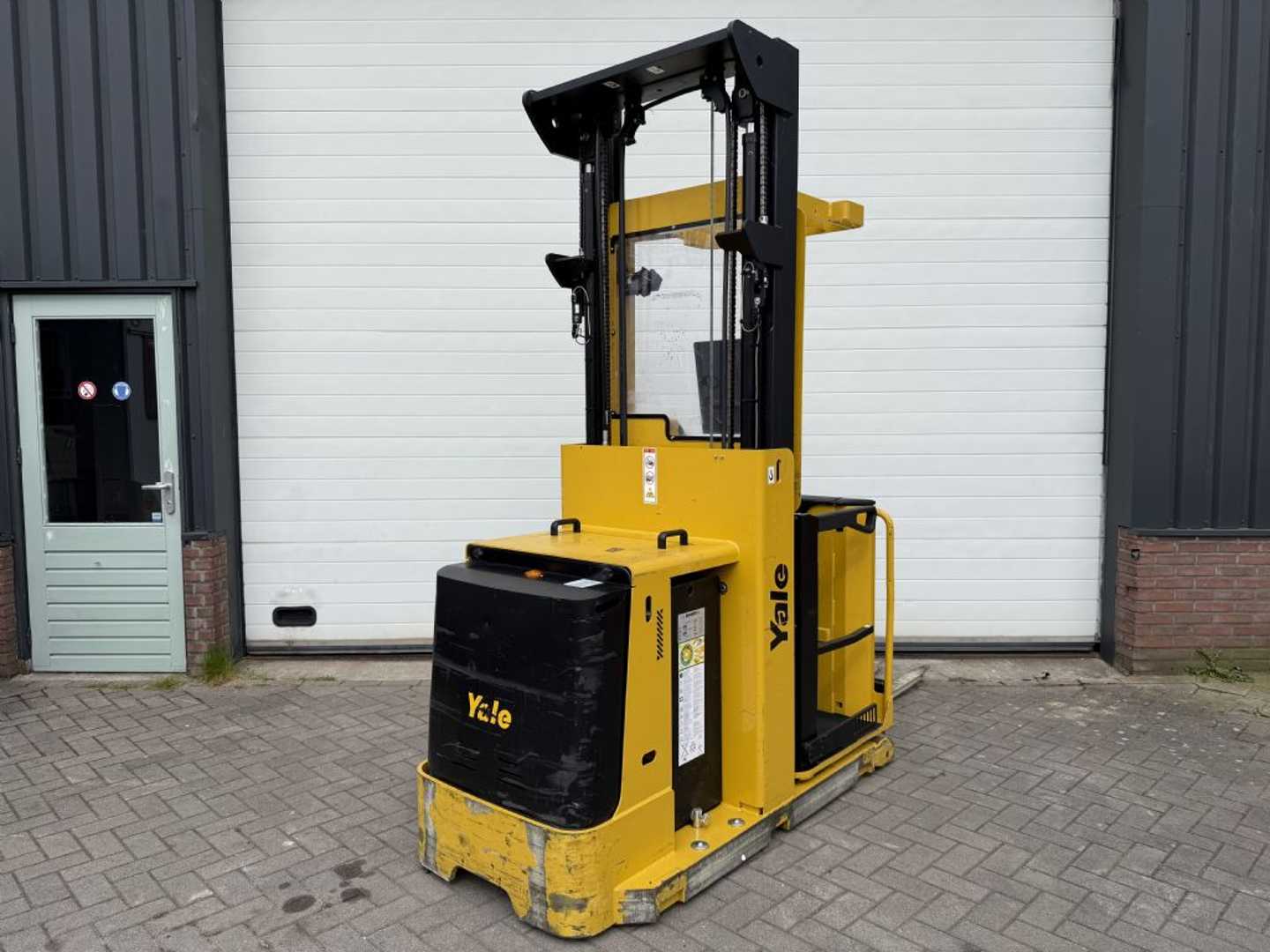 Used Forklift Yale MO10EAC Vidējo augstplauktu komplektētājs (2,5 - 6 m) (Image 5) Used Forklift Yale MO10EAC Vidējo augstplauktu komplektētājs (2,5 - 6 m) (Image 5)
