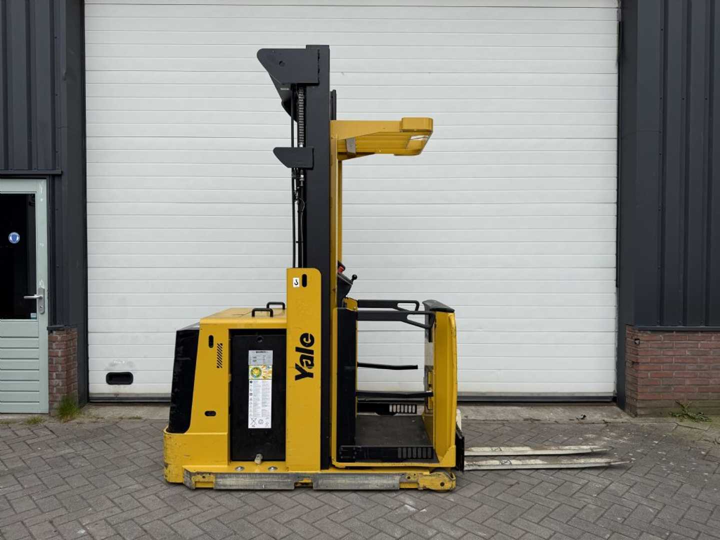 Used Forklift Yale MO10EAC Vidējo augstplauktu komplektētājs (2,5 - 6 m) (Image 6) Used Forklift Yale MO10EAC Vidējo augstplauktu komplektētājs (2,5 - 6 m) (Image 6)