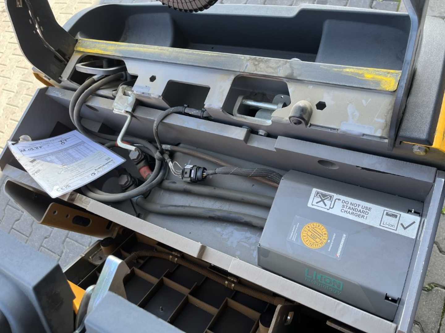 Used Forklift Jungheinrich EZS350 Vilcējs (Image 5) Used Forklift Jungheinrich EZS350 Vilcējs (Image 5)