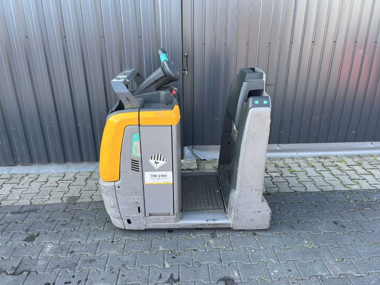 Used Forklift Jungheinrich ESZ350L Vilcējs (Image 2) Used Forklift Jungheinrich ESZ350L Vilcējs (Image 2)