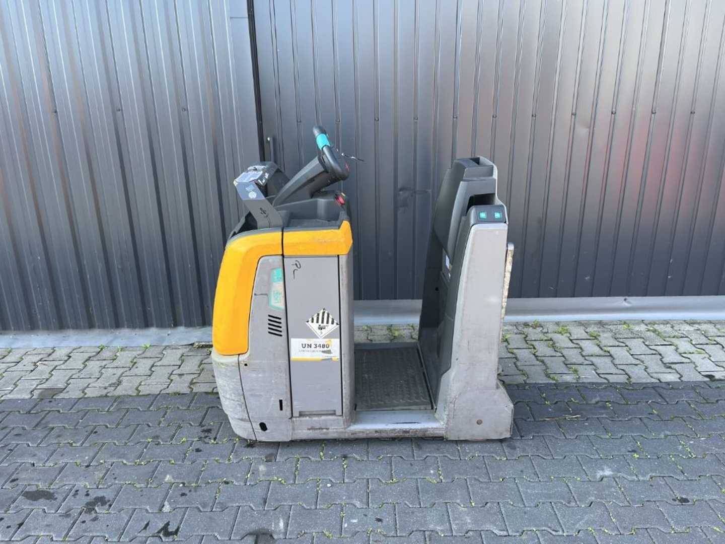 Used Forklift Jungheinrich ESZ350L Vilcējs (Image 2) Used Forklift Jungheinrich ESZ350L Vilcējs (Image 2)