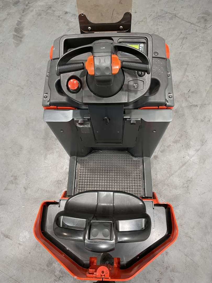 Used Forklift Linde P30C-1190 Vilcējs (Image 8) Used Forklift Linde P30C-1190 Vilcējs (Image 8)