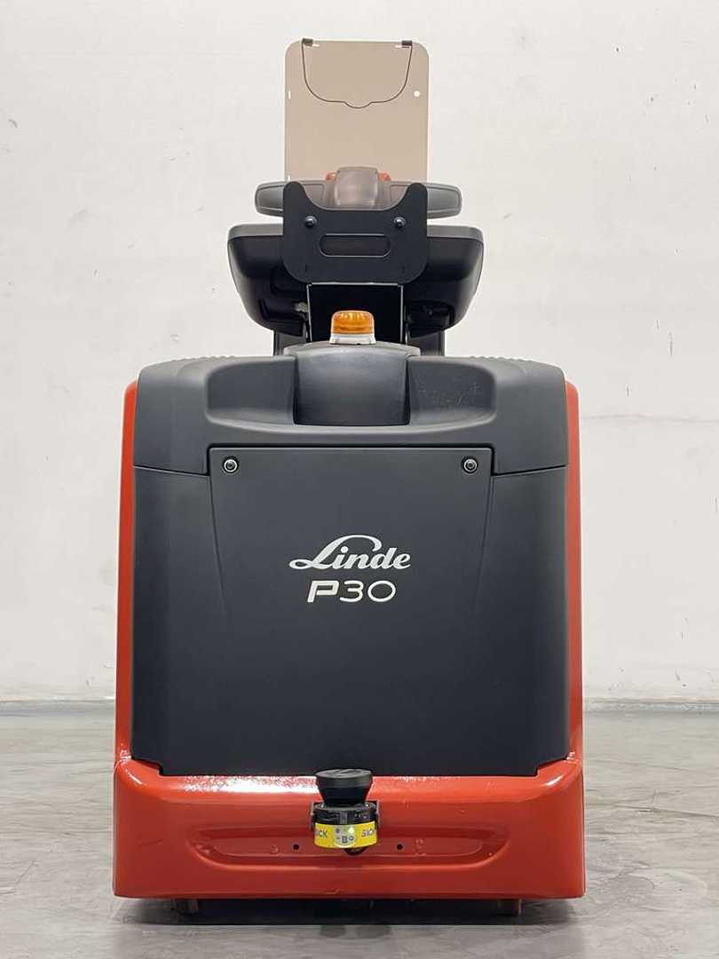 Used Forklift Linde P30C-1190 Vilcējs (Image 5) Used Forklift Linde P30C-1190 Vilcējs (Image 5)