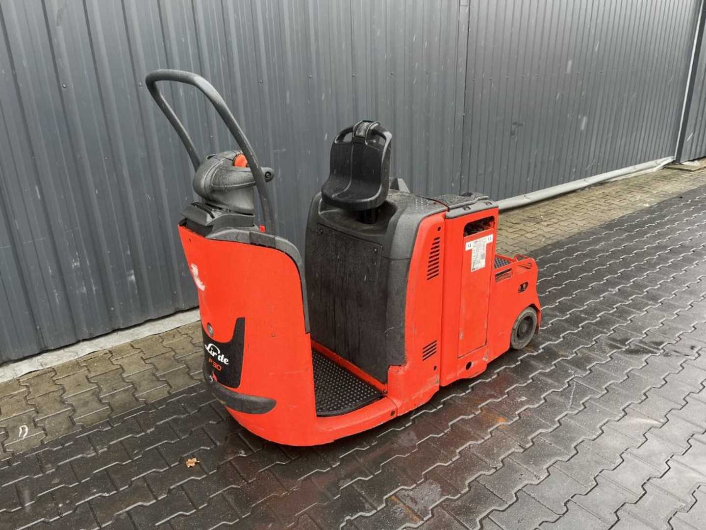 Used Forklift Linde P30 Vilcējs (Image 1) Used Forklift Linde P30 Vilcējs (Image 1)