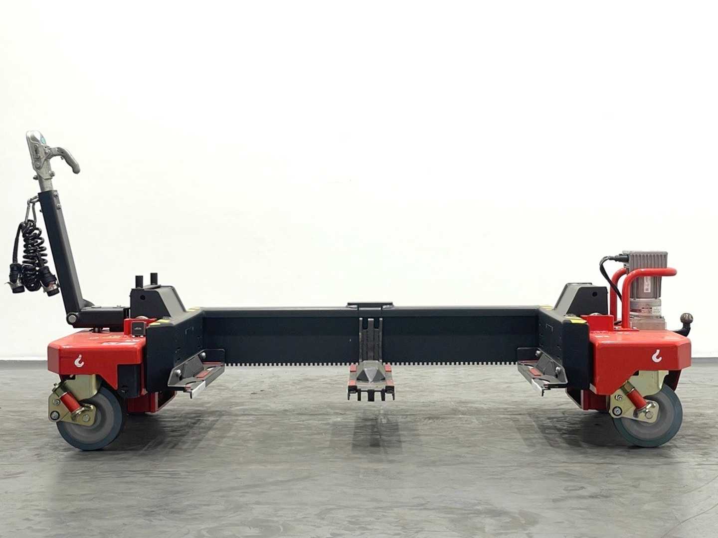Used Forklift Linde LT10-1196 Routenzug Vilcējs (Image 3) Used Forklift Linde LT10-1196 Routenzug Vilcējs (Image 3)