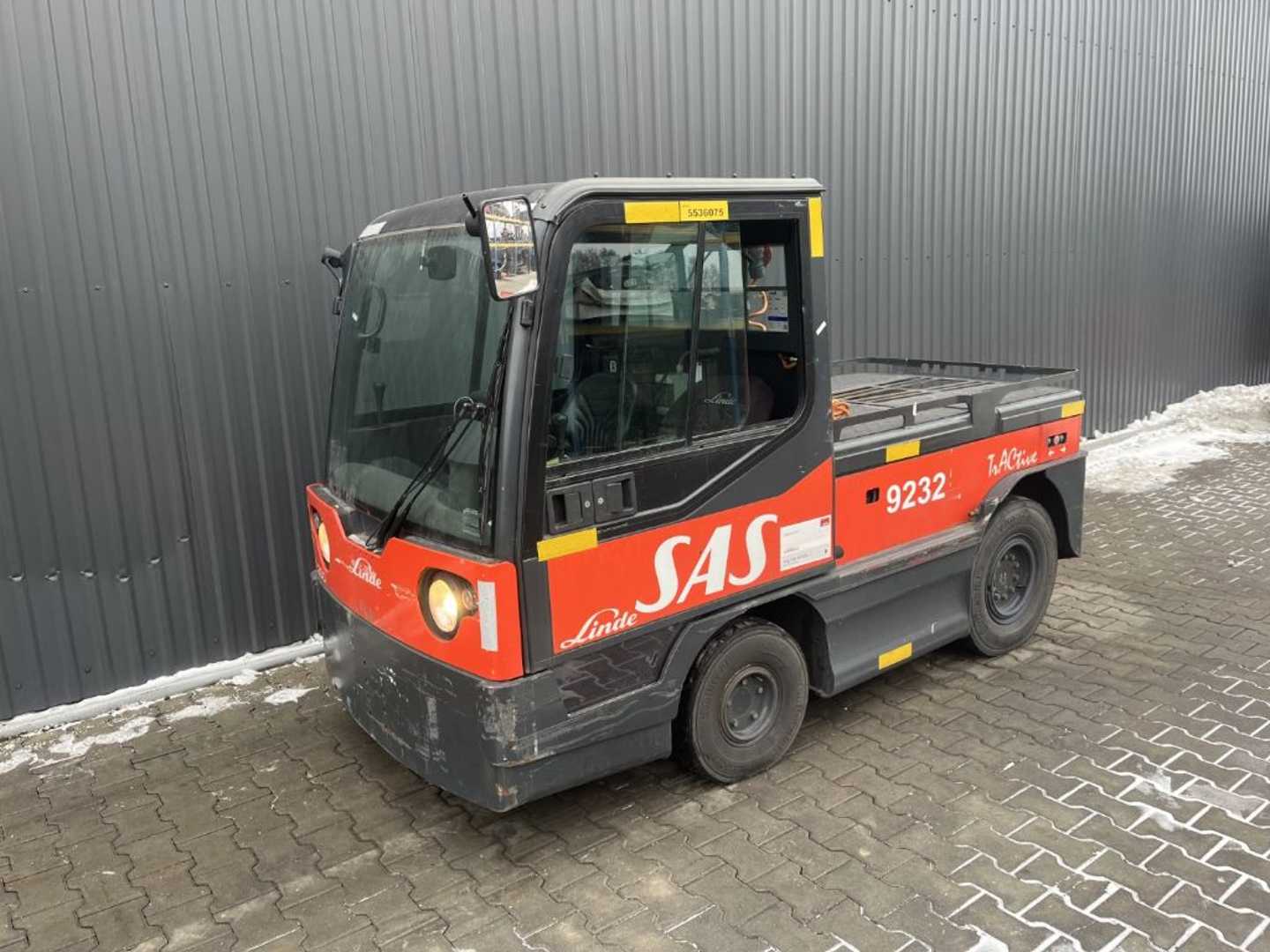 Used Forklift Linde P250 Vilcējs (Image 1) Used Forklift Linde P250 Vilcējs (Image 1)