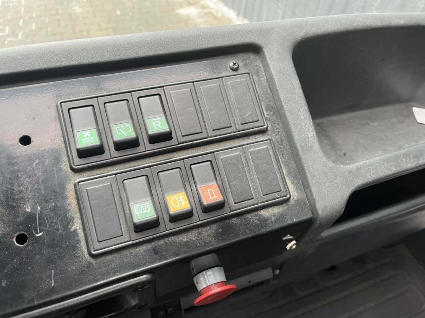 Used Forklift Linde P250 Vilcējs (Image 6) Used Forklift Linde P250 Vilcējs (Image 6)