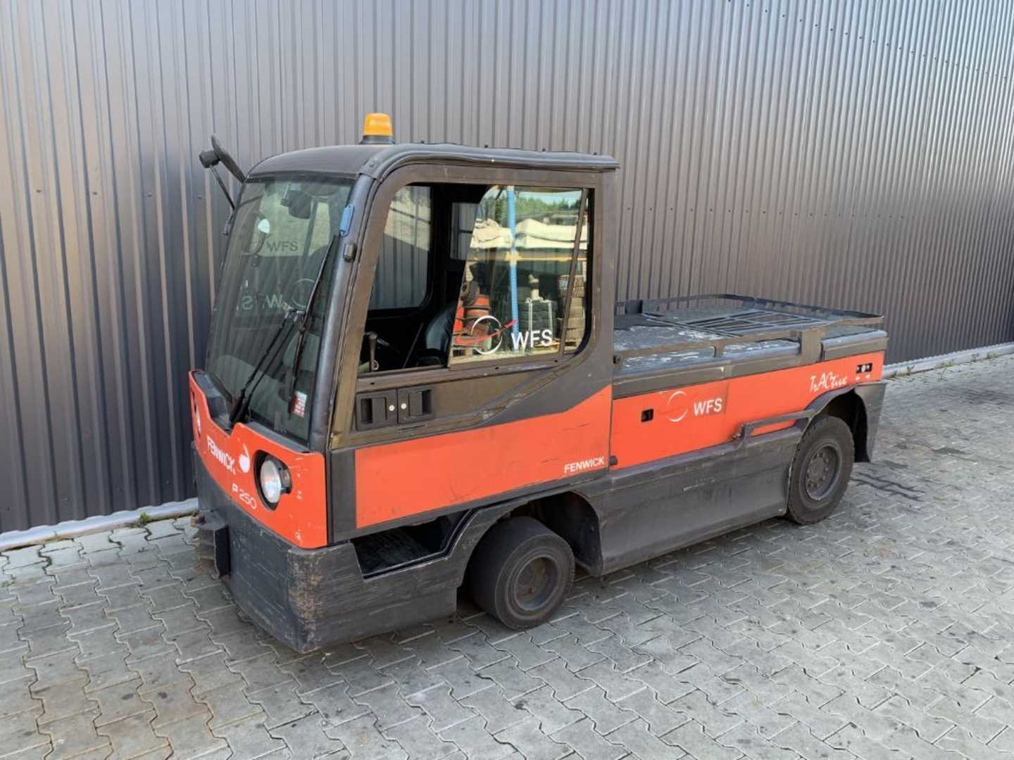 Used Forklift Linde P250 Vilcējs (Image 1) Used Forklift Linde P250 Vilcējs (Image 1)