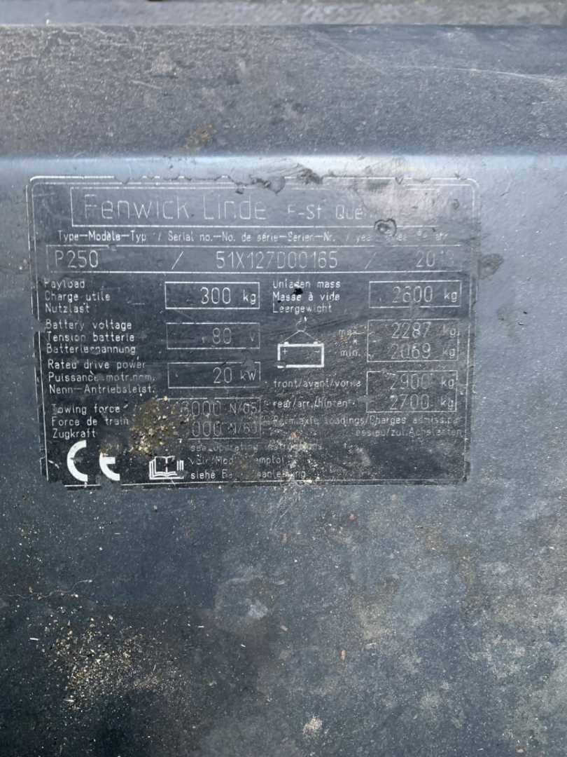 Used Forklift Linde P250 Vilcējs (Image 4) Used Forklift Linde P250 Vilcējs (Image 4)