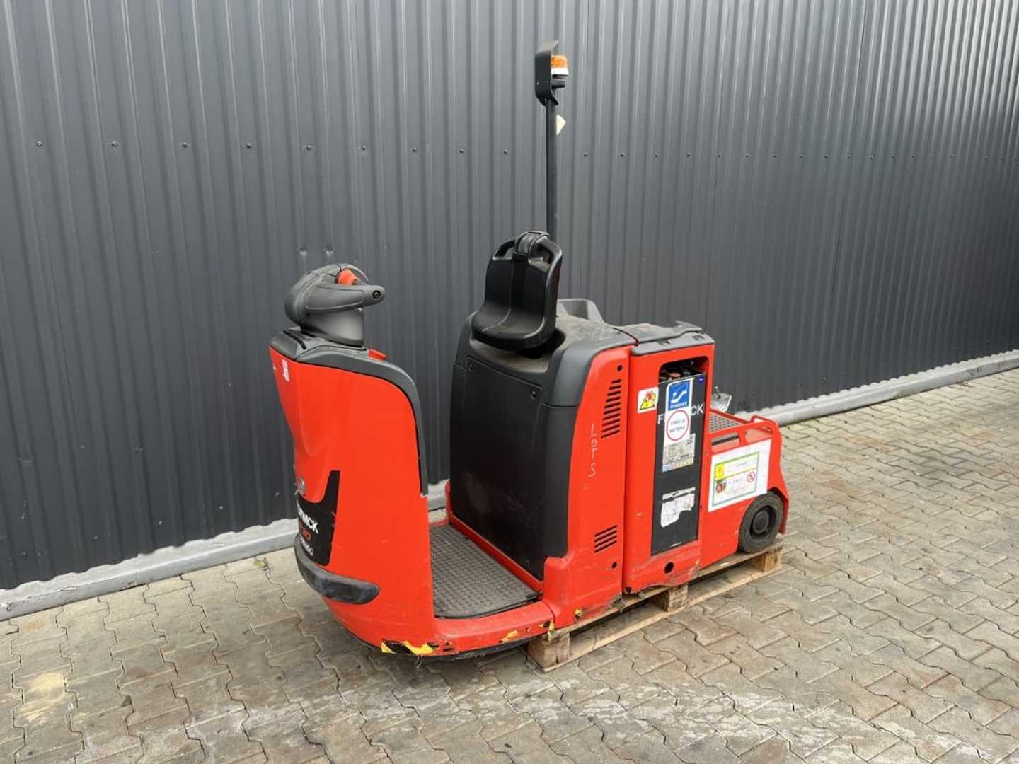 Used Forklift Linde P30 Vilcējs (Image 1) Used Forklift Linde P30 Vilcējs (Image 1)