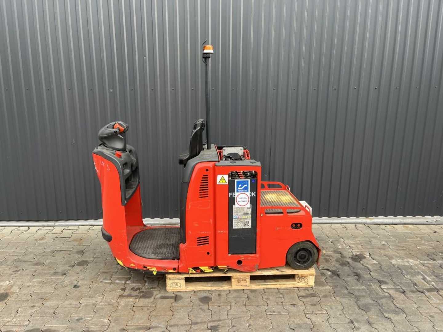 Used Forklift Linde P30 Vilcējs (Image 2) Used Forklift Linde P30 Vilcējs (Image 2)
