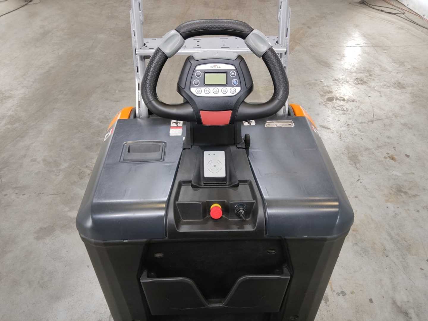 Used Forklift STILL LTX50 Vilcējs (Image 3) Used Forklift STILL LTX50 Vilcējs (Image 3)