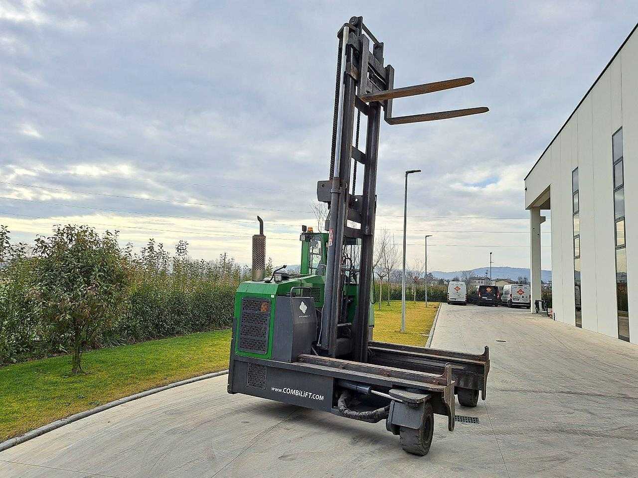 Used Forklift Combilift C8000 Četrpusējais iekrāvējs (Image 7) Used Forklift Combilift C8000 Četrpusējais iekrāvējs (Image 7)
