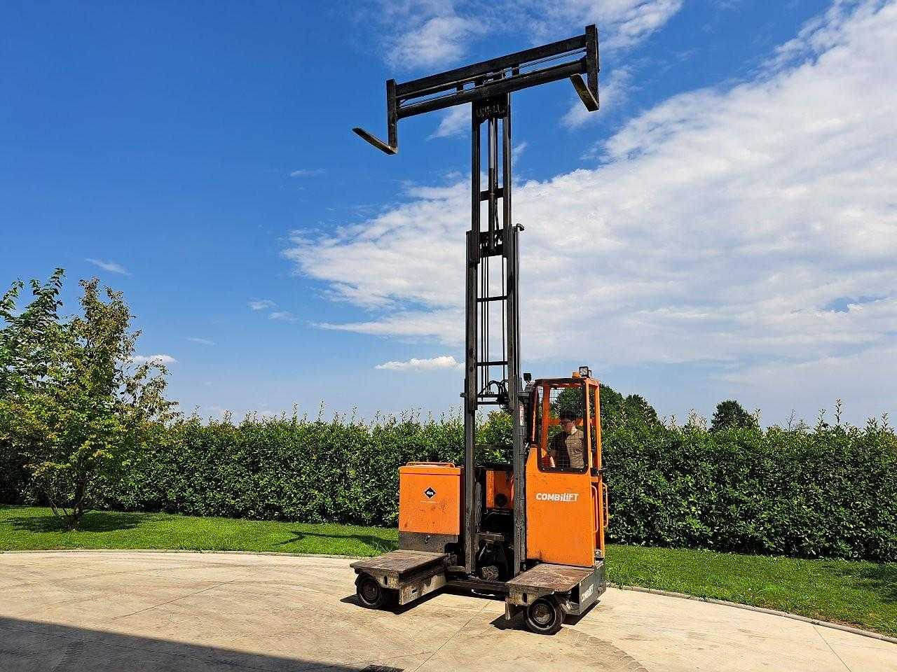 Used Forklift Combilift C2500STE Četrpusējais iekrāvējs (Image 5) Used Forklift Combilift C2500STE Četrpusējais iekrāvējs (Image 5)