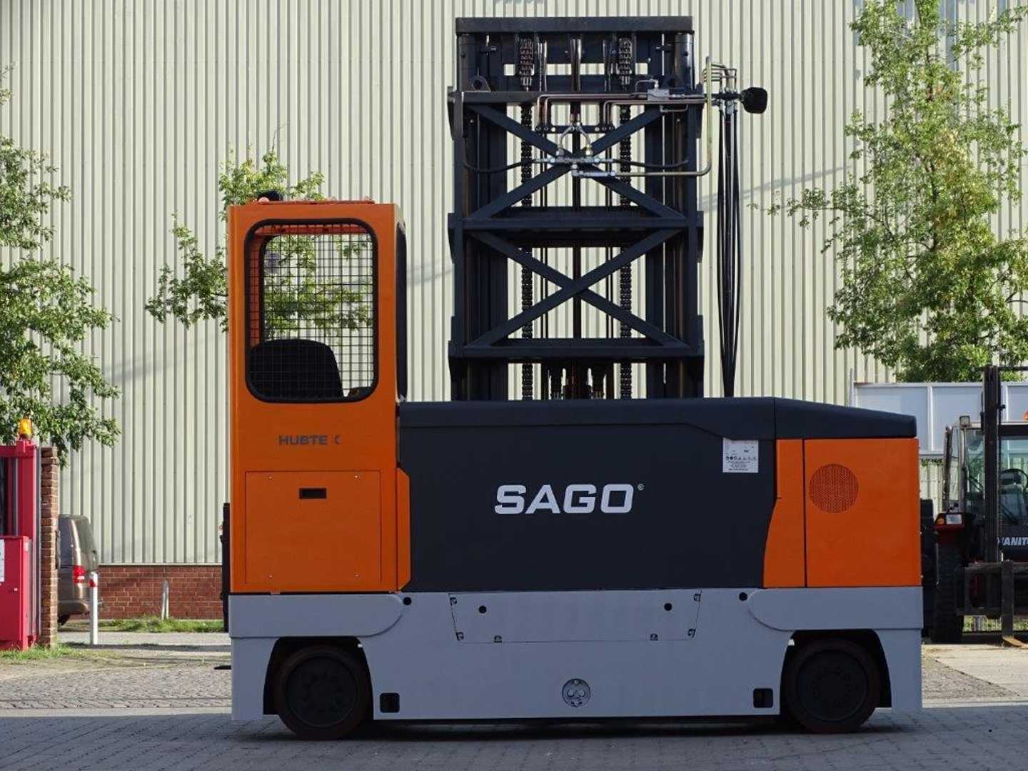 Used Forklift Hubtex MQ55 Četrpusējais iekrāvējs (Image 4) Used Forklift Hubtex MQ55 Četrpusējais iekrāvējs (Image 4)